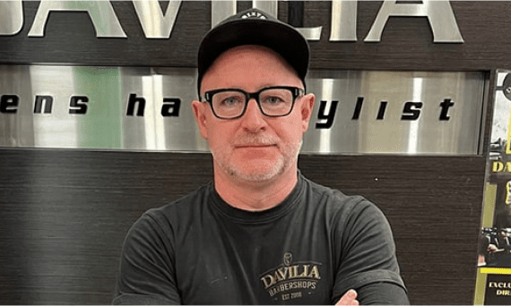 Barber Eamonn giving a professional men’s haircut