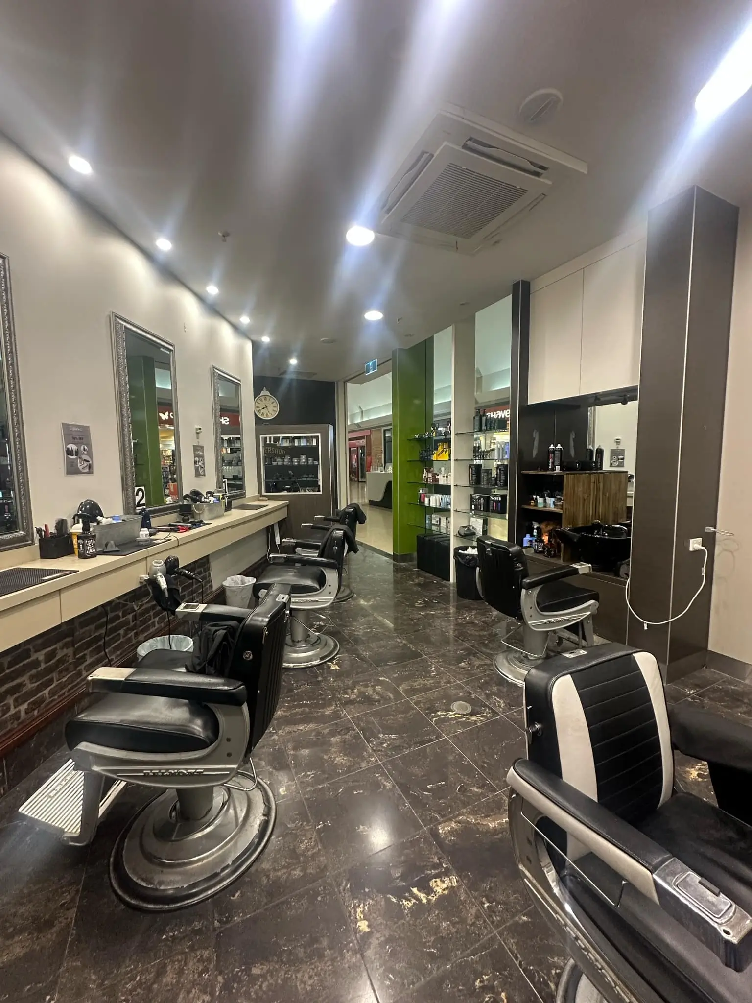 Davilia Barbershop Booragoon exterior