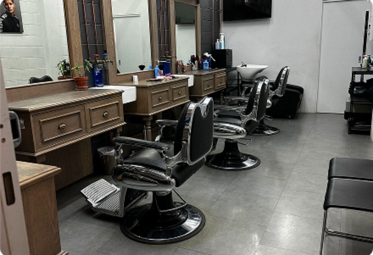 Client haircut service at Davilia Subiaco barbershop