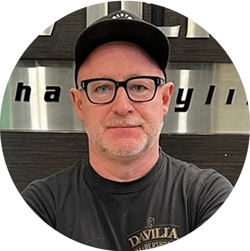 Eamonn, barber at Davilia Barbershop