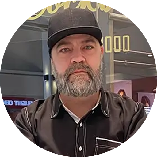 Umberto, barber at Davilia Barbershop