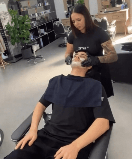 Hot towel shave service for men