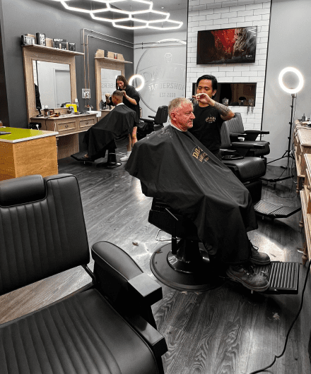 Senior men's haircut service at Davilia Barbershop